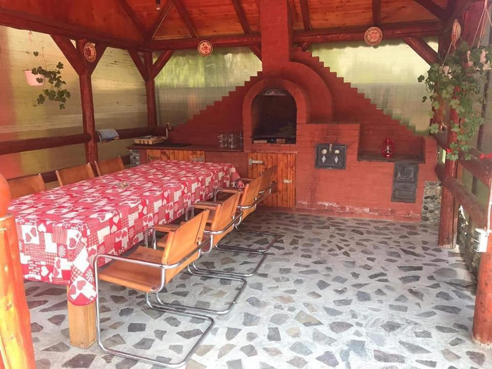 ホテル Casa Marinca Ocna Şugatag エクステリア 写真