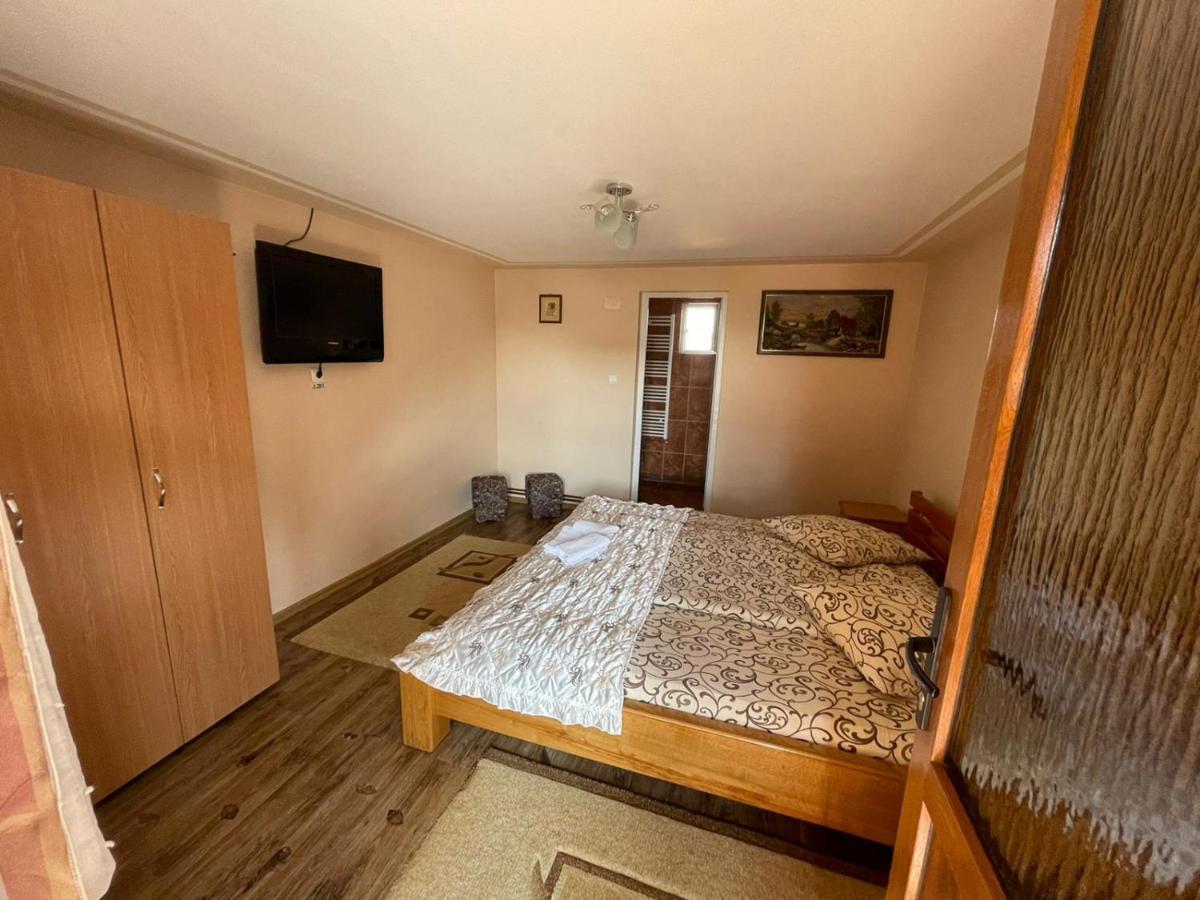 ホテル Casa Marinca Ocna Şugatag エクステリア 写真