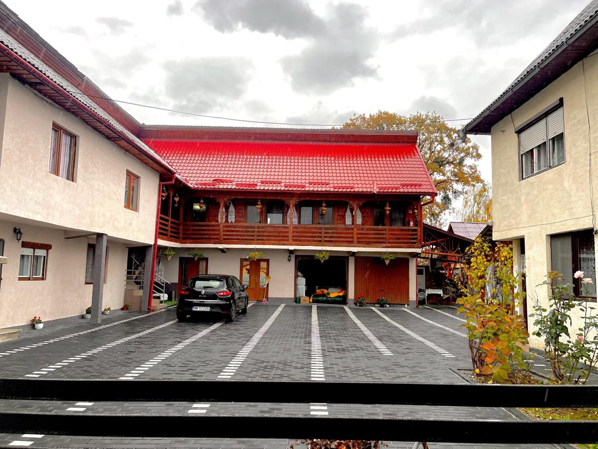 ホテル Casa Marinca Ocna Şugatag エクステリア 写真